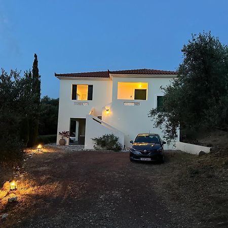 Kyparissia De Wandelboom Villa Vrises  Exterior photo